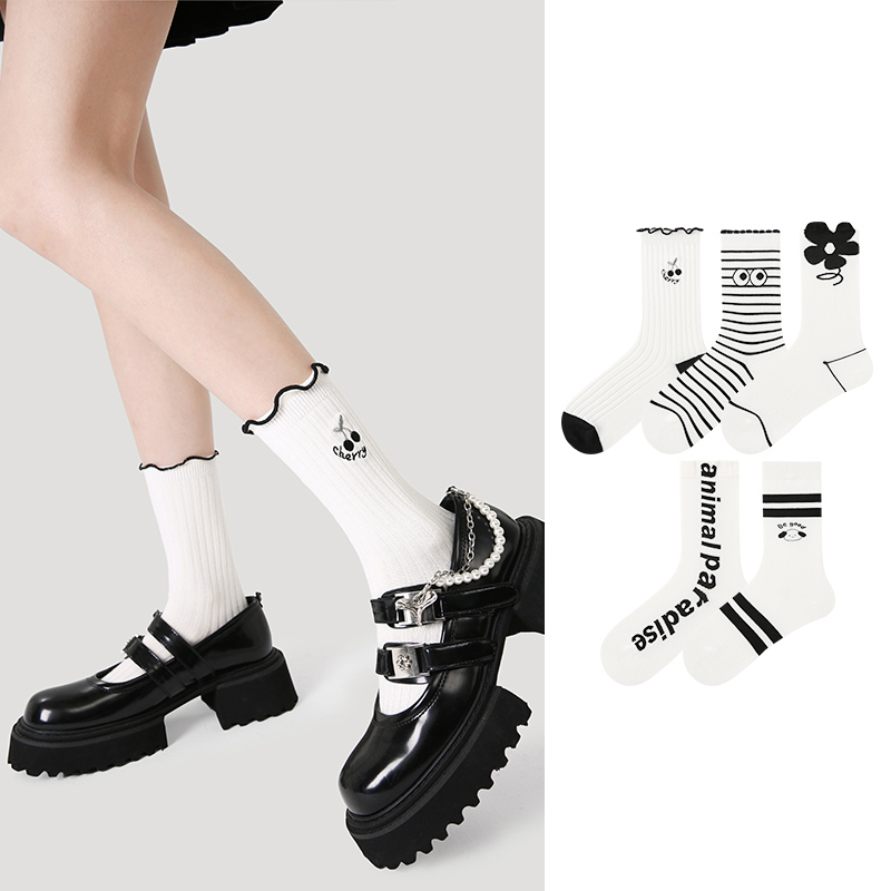 LL Socks Women Crew Socks Black and White Classic Ruffle Turn-cuff Letter Socks 5 Pairs