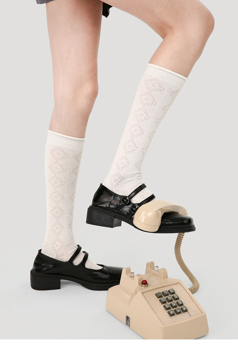 LL Socks Women White Crew Socks Passing Time Solid Color Plaid Socks 1 Pairs