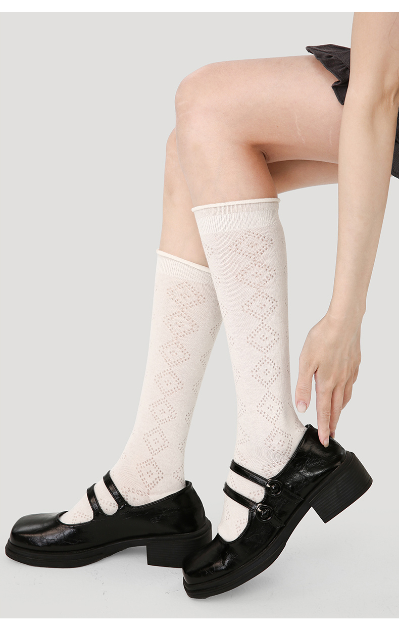 LL Socks Women White Crew Socks Passing Time Solid Color Plaid Socks 1 Pairs