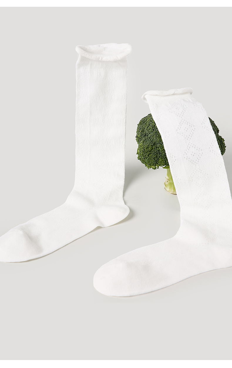 LL Socks Women White Crew Socks Passing Time Solid Color Plaid Socks 1 Pairs