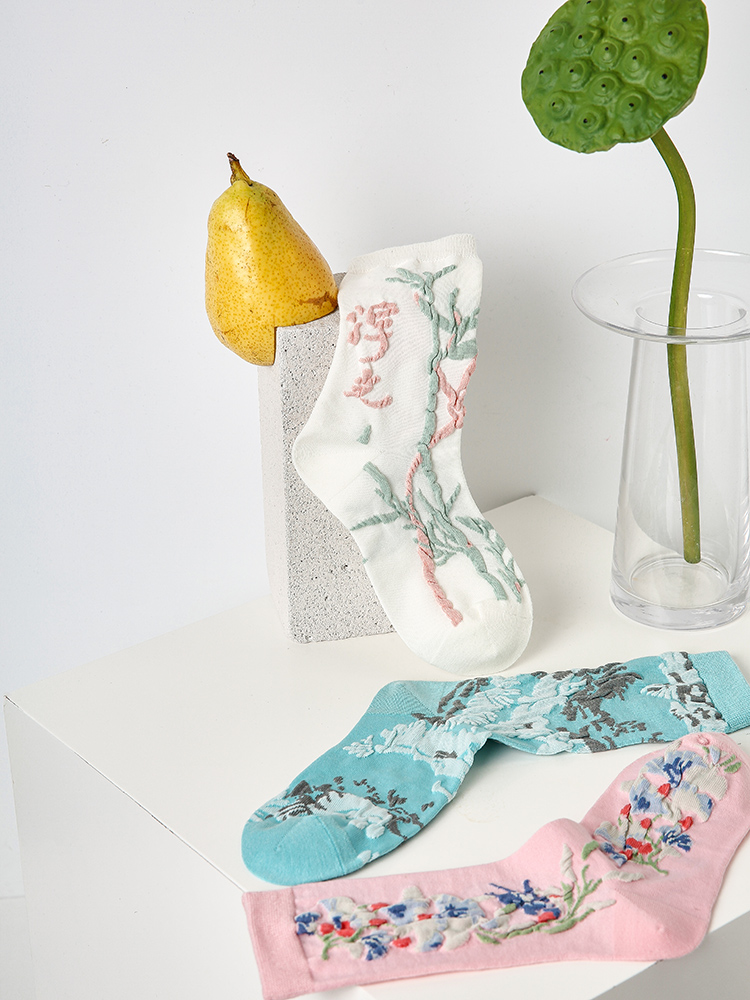 LL Socks Women Crew Socks Butterflies in Bamboo Grove Plant Embroidered Embossed Socks 5 Pairs