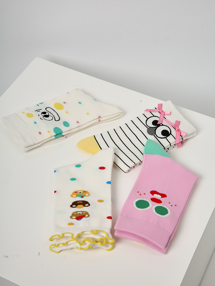 LL Socks Women Crew Socks Interesting Cute Expectations Colourful Socks 5 Pairs