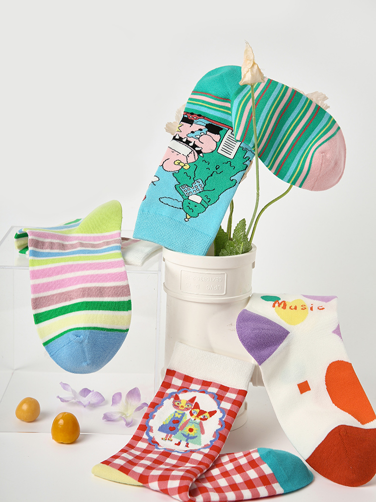 LL Socks Women Crew Socks Life Tunes Character Scene Plaid Socks 5 Pairs