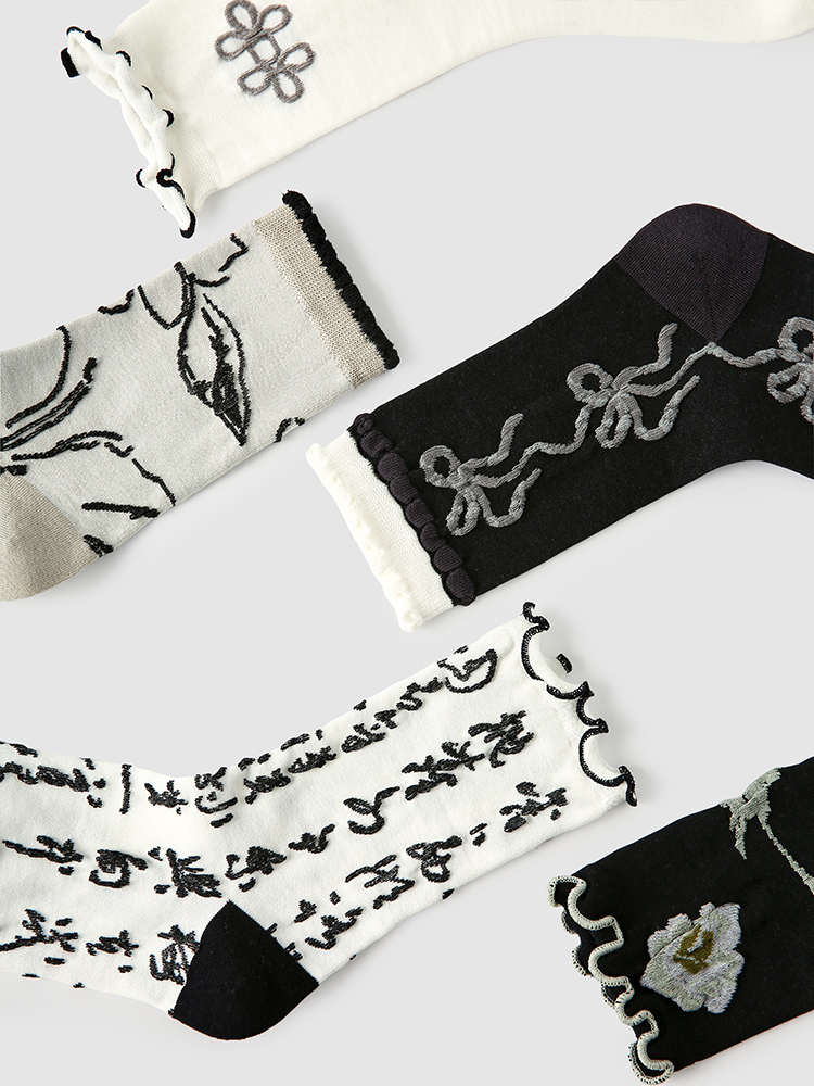 LL Socks Women Crew Socks Listen the Wind Chimes Black Floral Pattern Socks 5 Pairs
