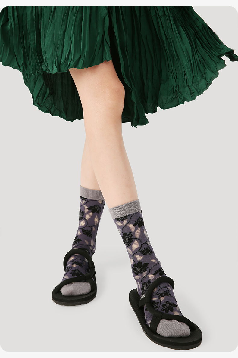 LL Socks Women Crew Socks River Tilts Moon Sets Retro Embroidered Embossed Flower Socks 5 Pairs