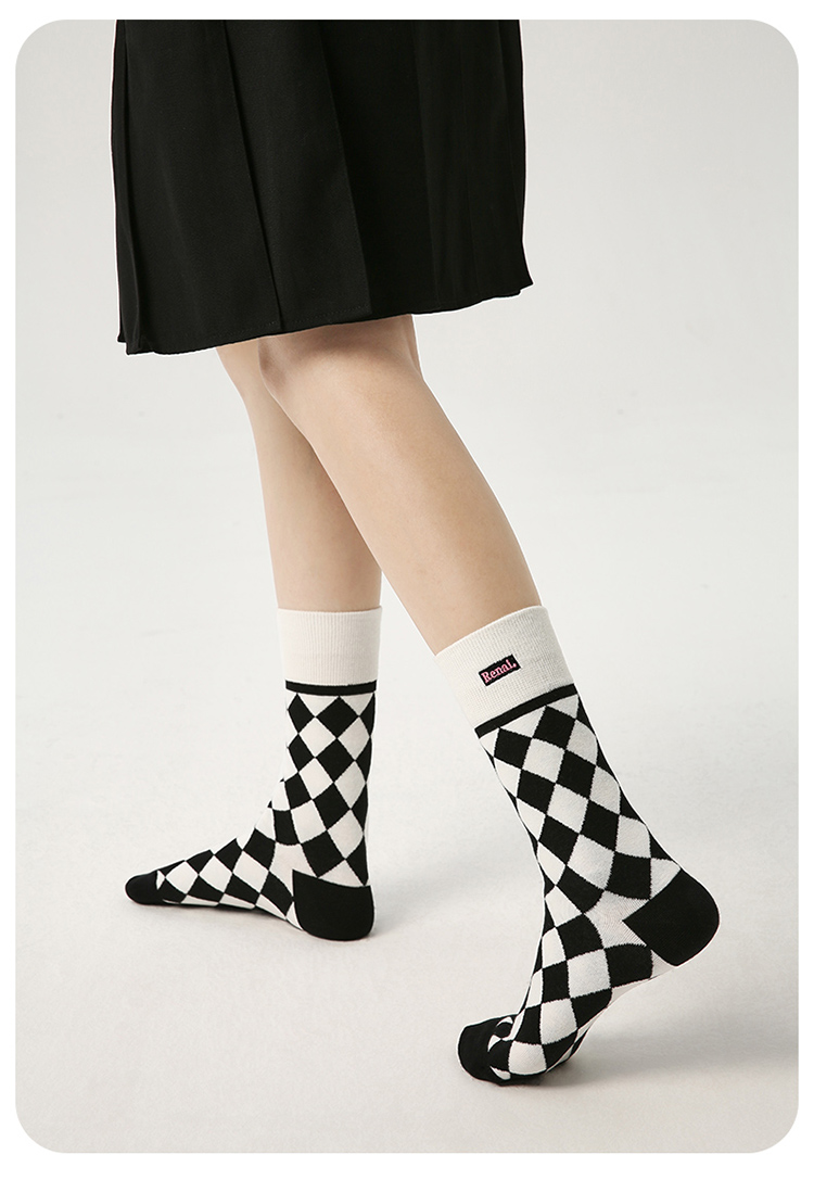 LL Socks Women Crew Socks Sweet Cool Charm Plaid Striped Letter Socks 5 Pairs