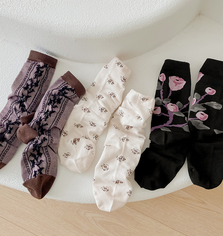 LL Socks Women Crew Socks Vintage Flowers Embroidered Floral Pattern Socks 3 Pairs