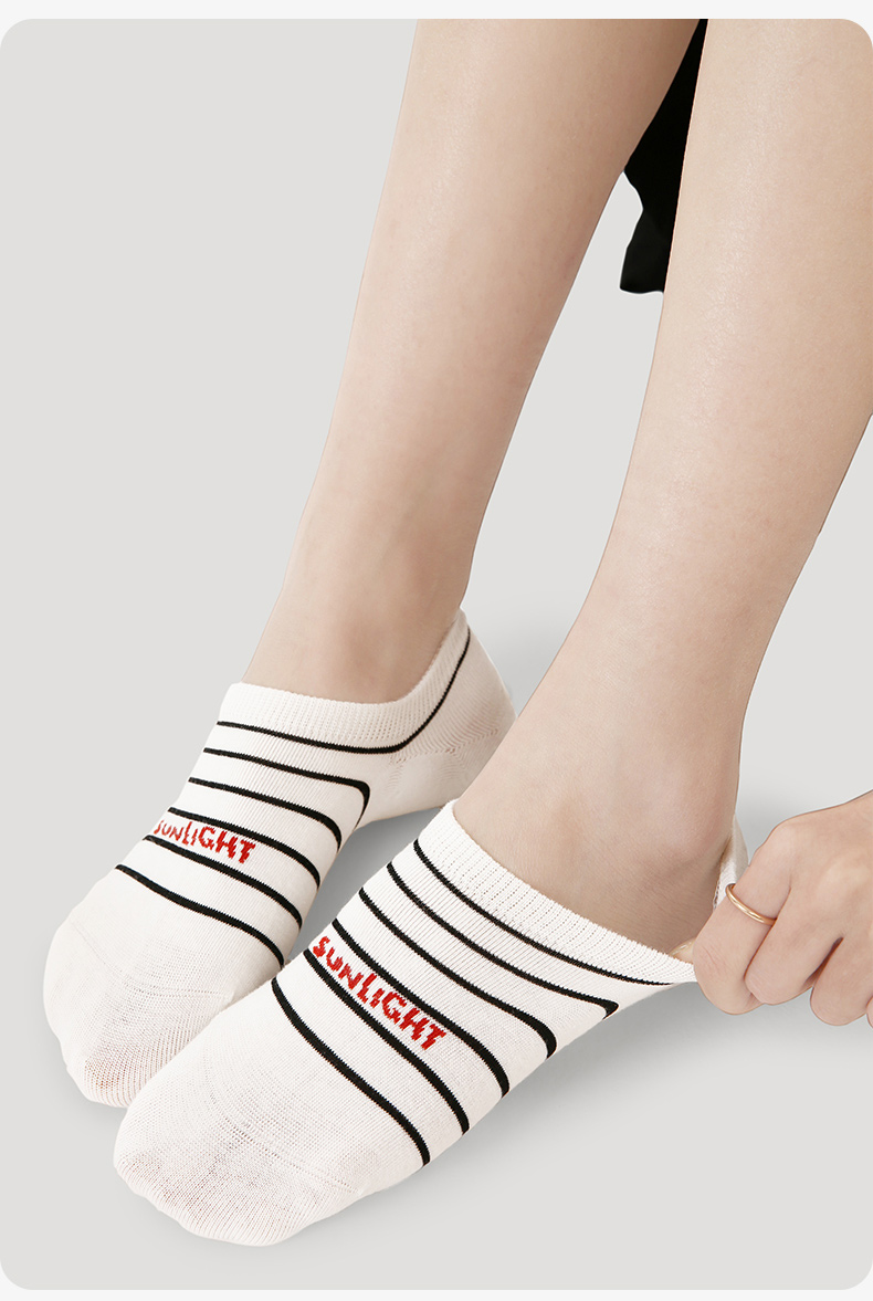 LL Socks Women Low Rise Socks Black and White Playground Letter Stripes Animal Socks 5 Pairs