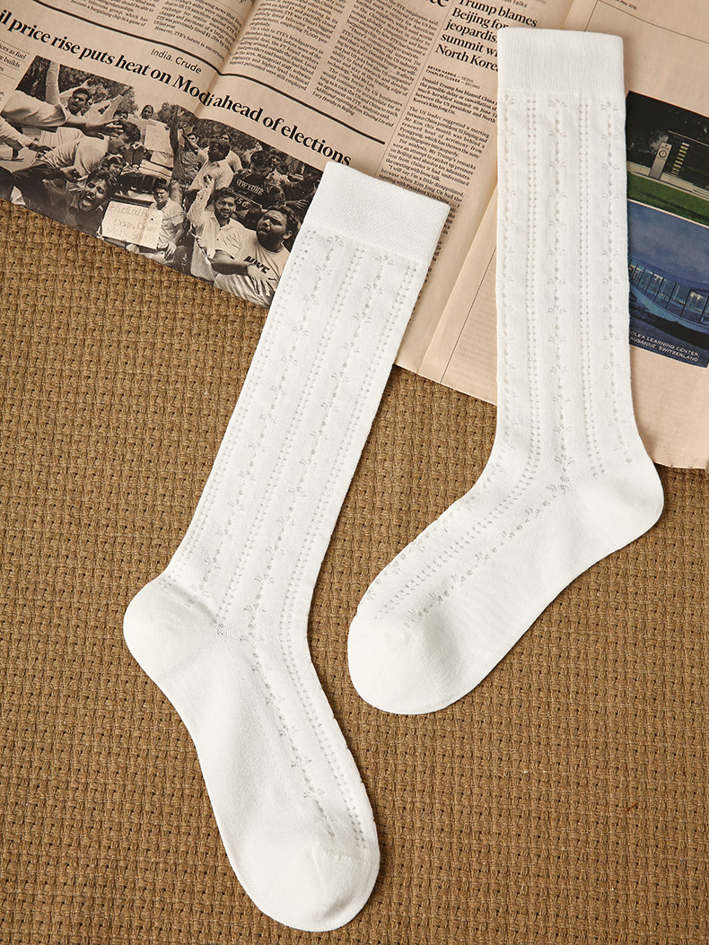 LL Socks Women White Crew Socks Pear Blossom Clouds Floral Pattern Fashion Socks 1 Pairs