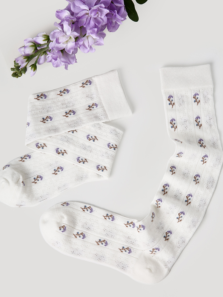 LL Socks Women White Knee High Socks A Bundle of Nightshade Floral Pattern Socks 1 Pairs