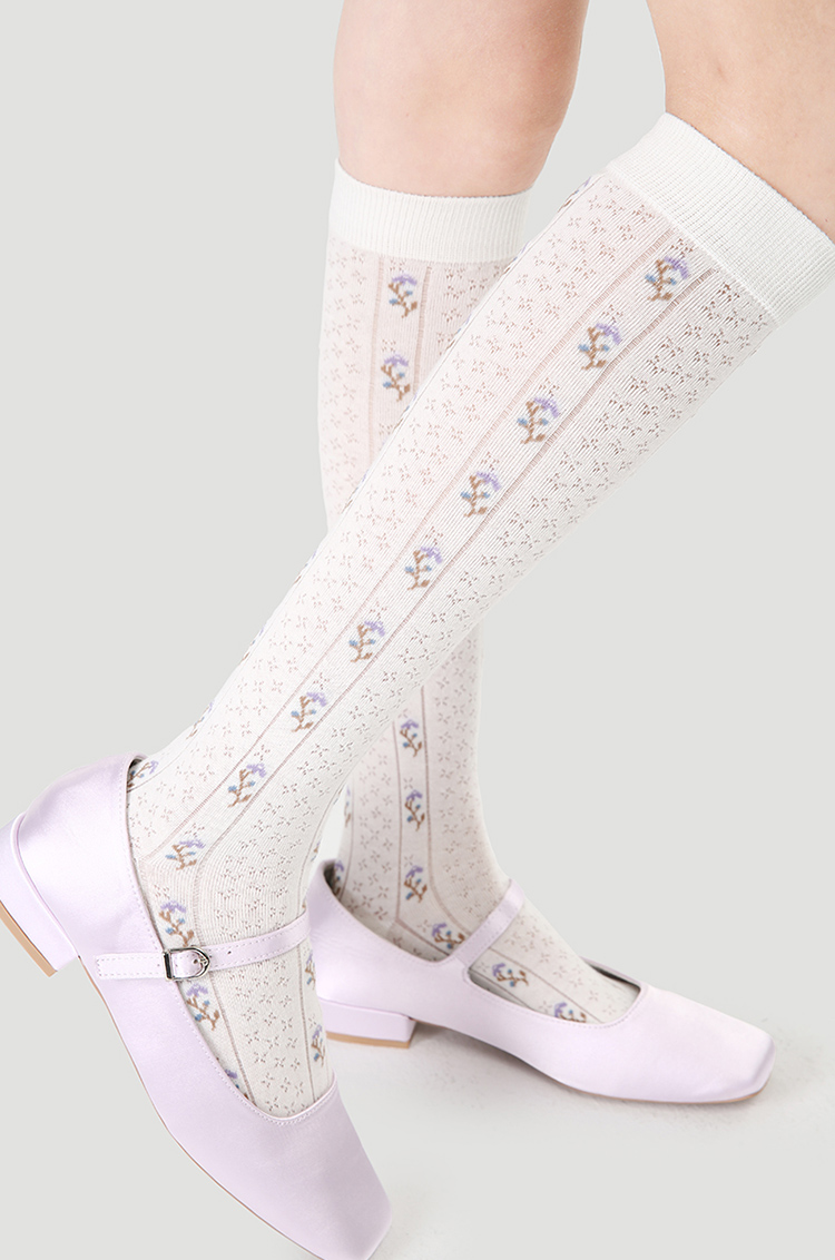 LL Socks Women White Knee High Socks A Bundle of Nightshade Floral Pattern Socks 1 Pairs
