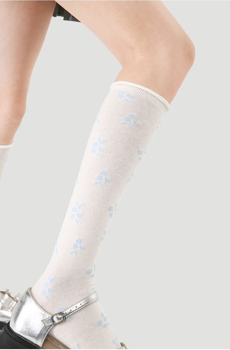 LL Socks Women White Knee High Socks Clustered Blossoms White Floral Pattern Socks 1 Pairs