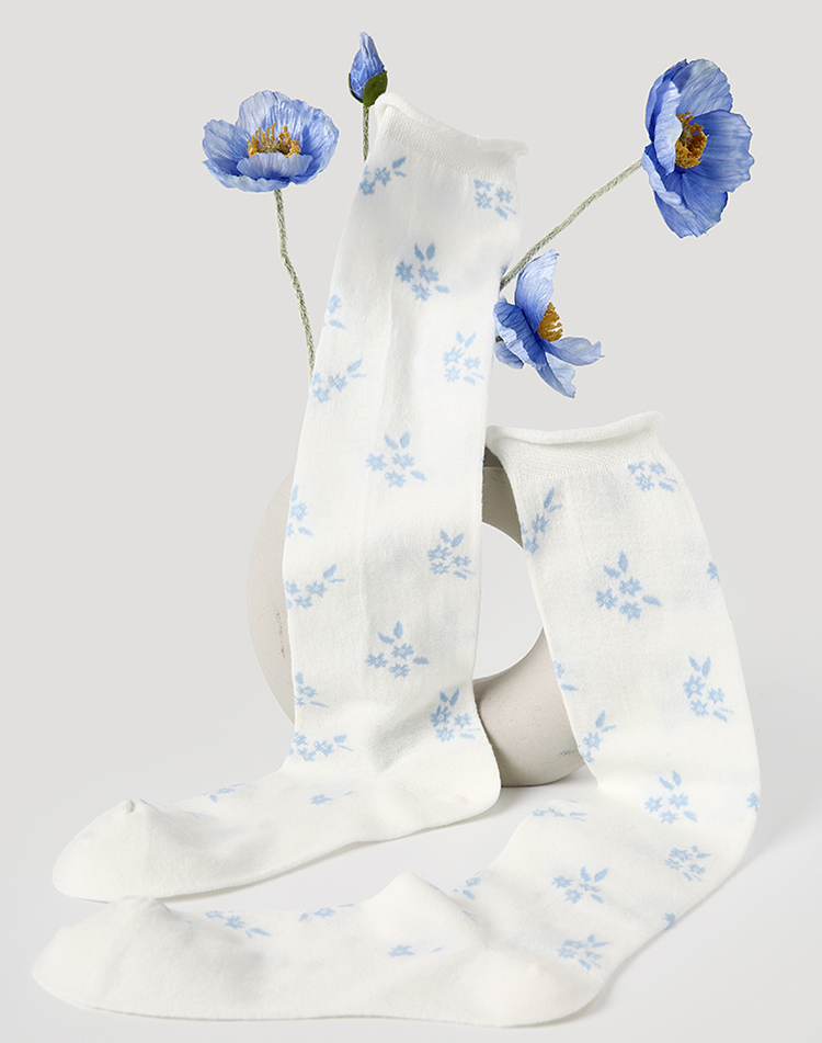 LL Socks Women White Knee High Socks Clustered Blossoms White Floral Pattern Socks 1 Pairs