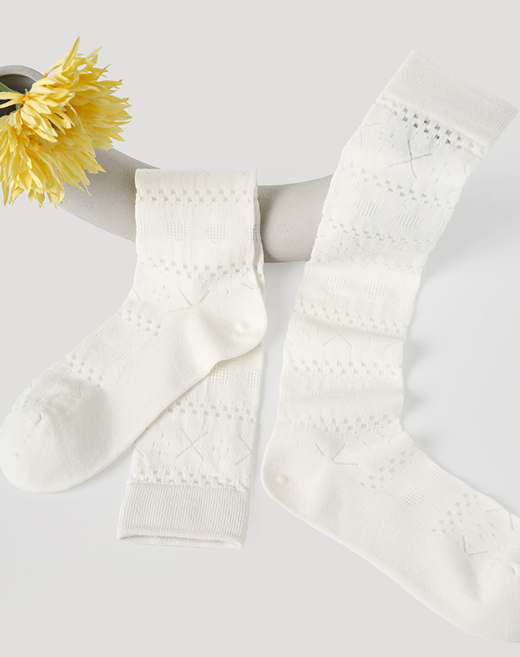 LL Socks Women White Knee High Socks Smoke Trees of Jiuzhou Solid Color love Socks 1 Pairs