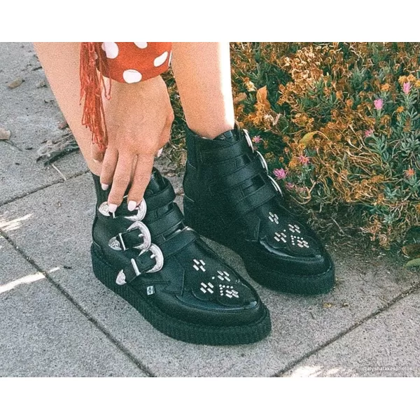 T.U.K. Shoes A9413 Unisex-Adult Boots, Black TUKskin™ Western Buckle Pointed Boot - US: Men 10 / Women 12 / Black/Synthetic