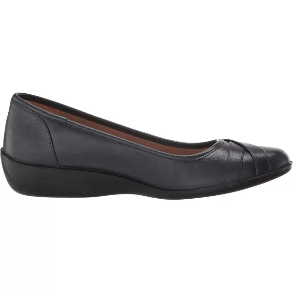 LifeStride Women's I-loyal Flat