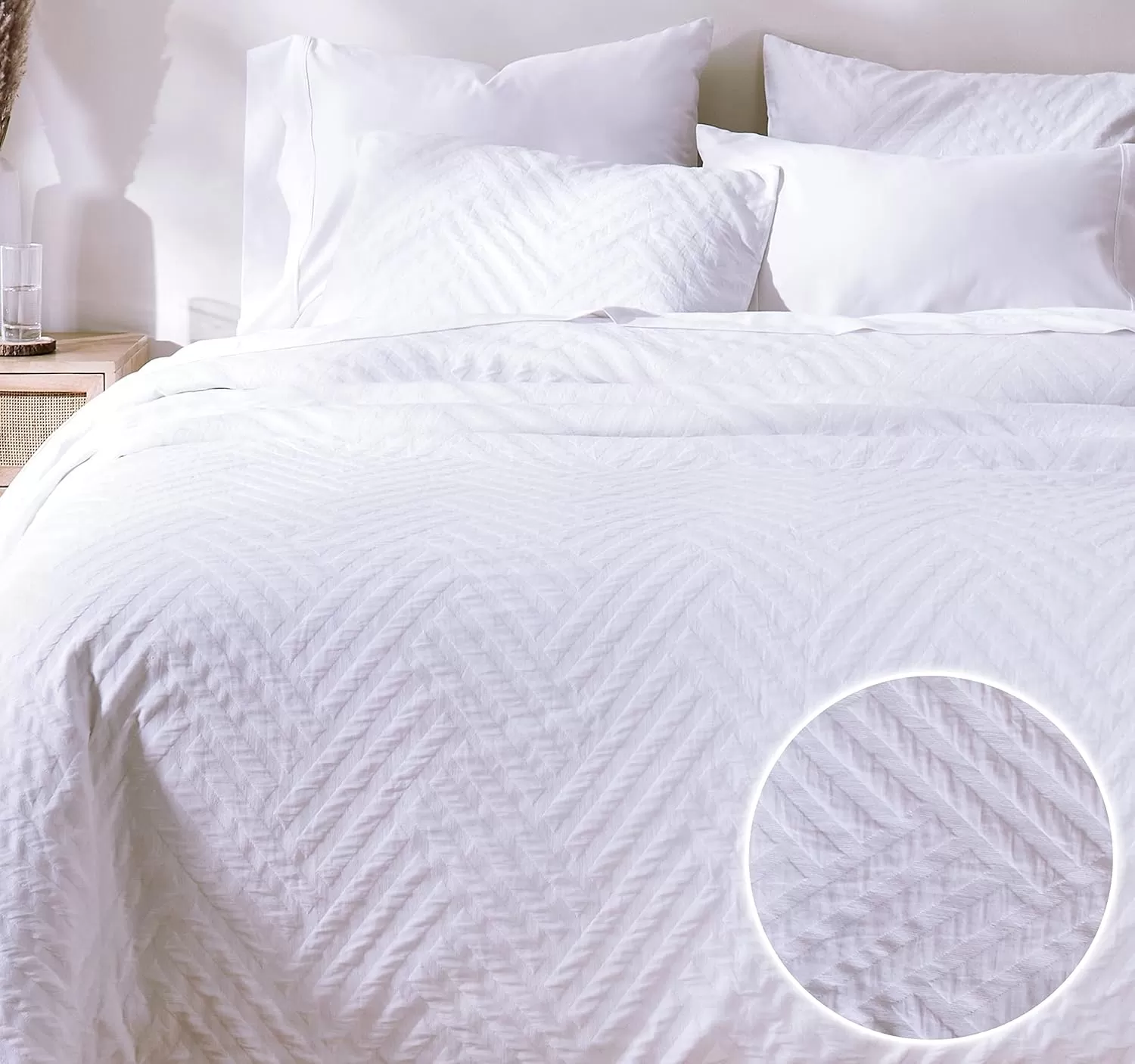 imageCalifornia Design Den Bulk Pack of 8 Queen Duvet Cover Sets  400 Thread Count 100 Cotton Sateen Case Includes 8 Duvet Covers and 16 Pillow Shams White07 White Geo Matelass