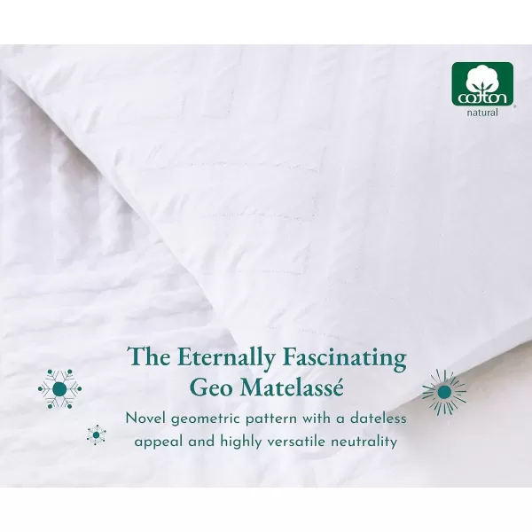 imageCalifornia Design Den 3 Piece King Size Duvet Cover Set 400 Thread Count 100 Cotton Sateen Soft Luxury Sateen Weave Comforter Cover and Two Pillow Shams Button Closure and Corner Ties WhiteKing07 White Geo Matelass