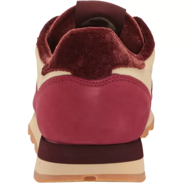 imageReebok Unisex Classic Leather SneakerTriredStrawBrnsie