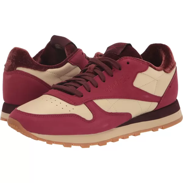 imageReebok Unisex Classic Leather SneakerTriredStrawBrnsie
