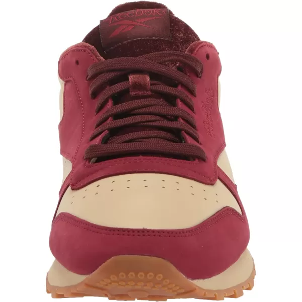 imageReebok Unisex Classic Leather SneakerTriredStrawBrnsie