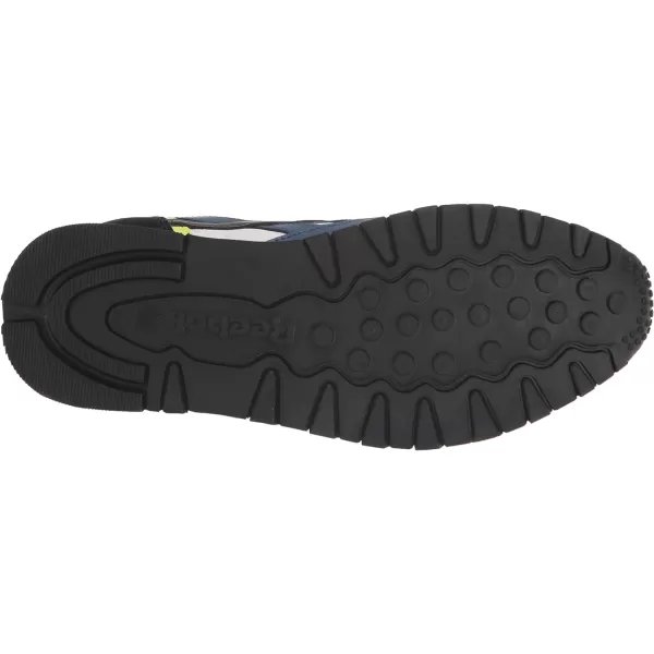 imageReebok UnisexAdult Classic Leather SneakerWhiteBlackDynamic Red