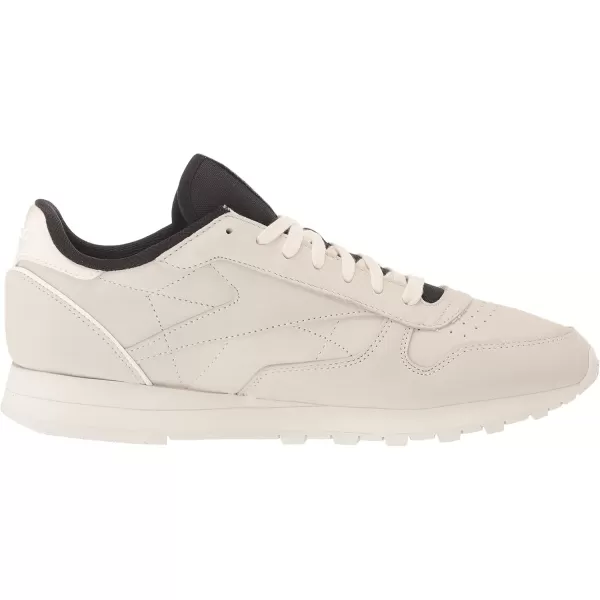 imageReebok Unisex Adult Classic LeatherFtwr WhiteChalkCore Black