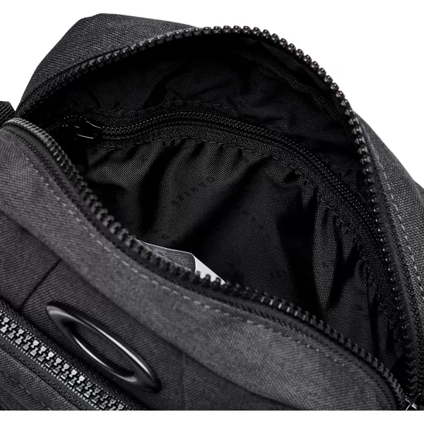 imageOakley Enduro 20 Shoulder BagBlackout Dark Heather