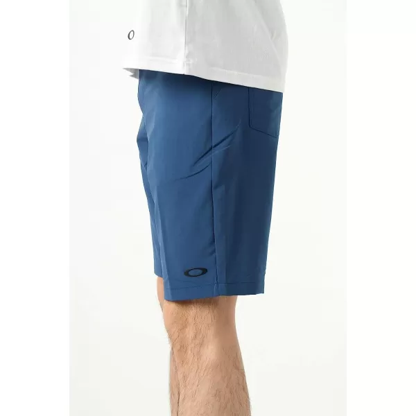 imageOakley Mens Base Line Hybrid 21Inch ShortsDark Blue