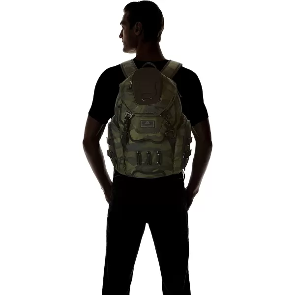 imageOakley Mens Bathroom Sink Backpack Stealth Black One SizeOne Size Core Camo