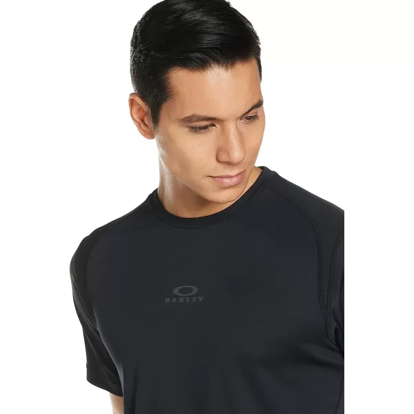 imageOakley Mens Foundational Training Ss TeeBlackout