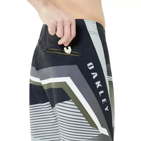 imageOakley Mens Gnarly Wave 21Stone Gray