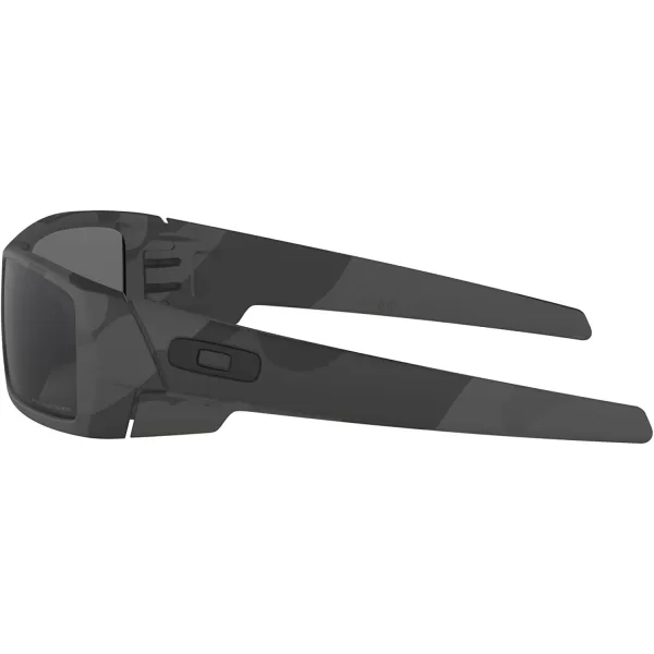 imageOakley Mens Oo9014 Gascan Rectangular SunglassesBlackGrey Polarized
