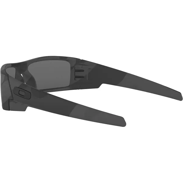 imageOakley Mens Oo9014 Gascan Rectangular SunglassesBlackGrey Polarized