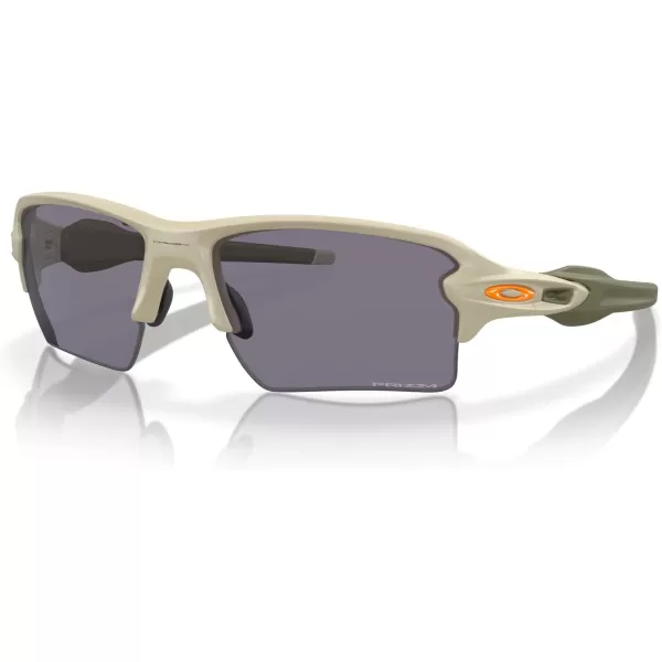 imageOakley Mens Oo9188 Flak 20 XL Rectangular SunglassesMatte SandPrizm Grey