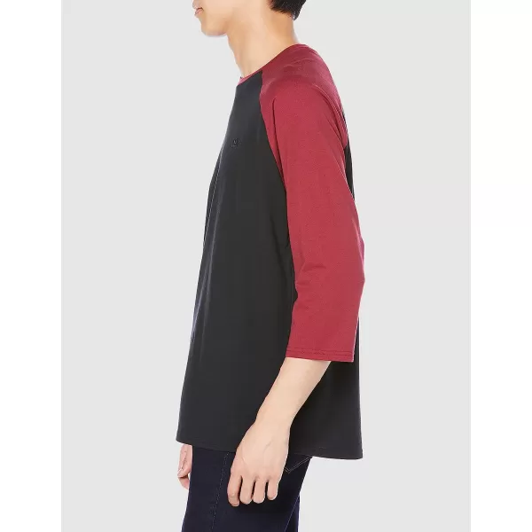 imageOakley Mens Relax Raglan 34 TeeBlackIron Red
