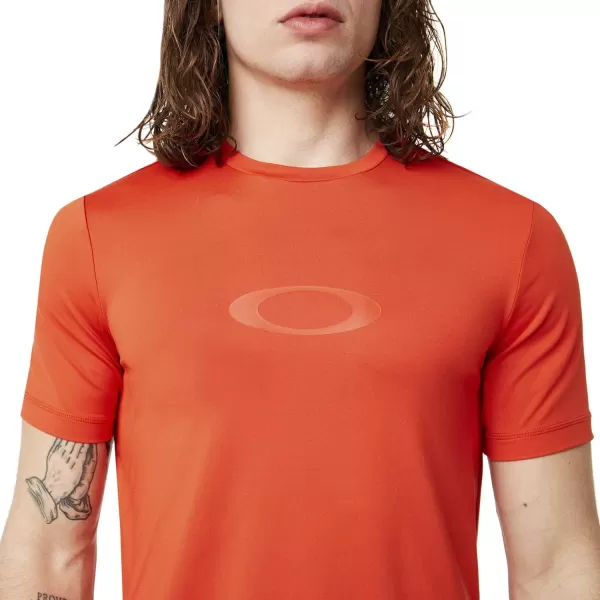 imageOakley Mens Standard Ellipse Logo RashguardFire Red