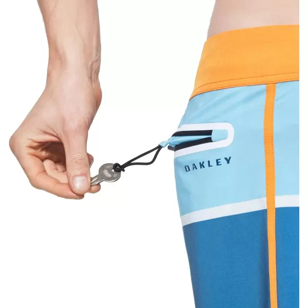 imageOakley Mens Standard Striped 1975 Boardshort 21Blue Yellow Color Block