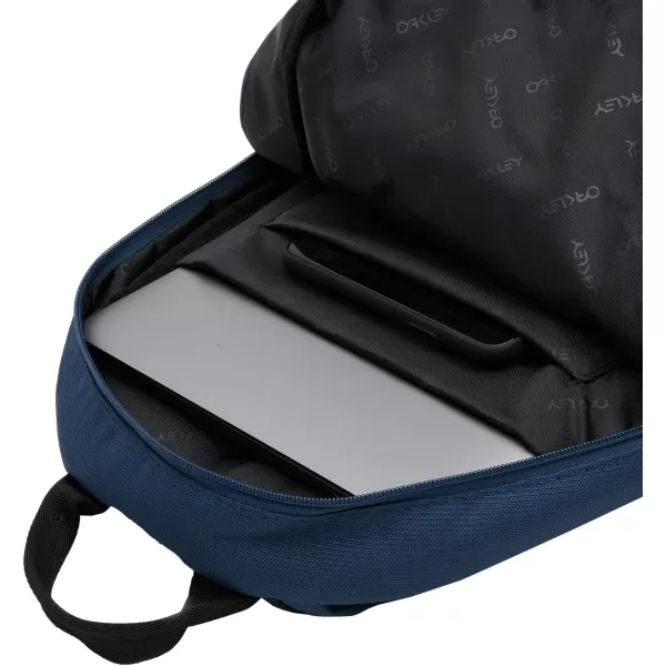 imageOakley Mens Street Backpack Universal Blue  One SizeOakley Mens Street Backpack Universal Blue  One Size