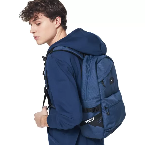 imageOakley Mens Street Backpack Universal Blue  One SizeOakley Mens Street Backpack Universal Blue  One Size