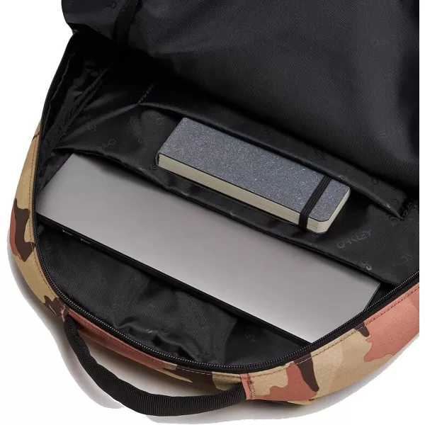 imageOakley Mens Street Skate Backpack 20 B1B CAMO Desert One SizeOne Size B1b Camo Desert