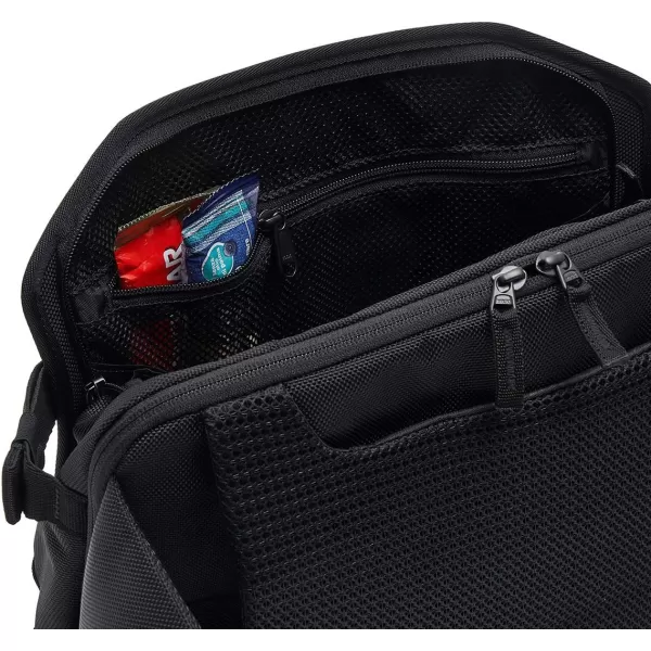 imageOakley Mens Travel Bumbag Blackout UU Blackout