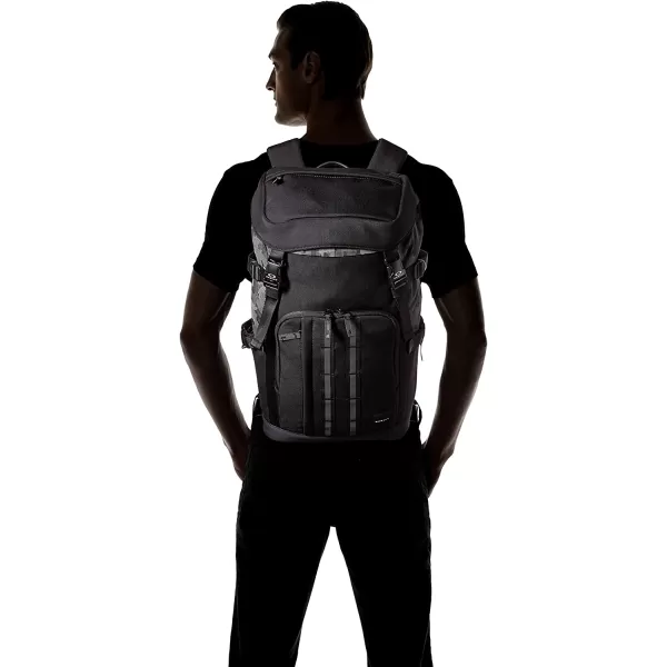 imageOakley Mens Utility Organizing Backpack Dull Onyx One SizeOne Size Blackout Reflective