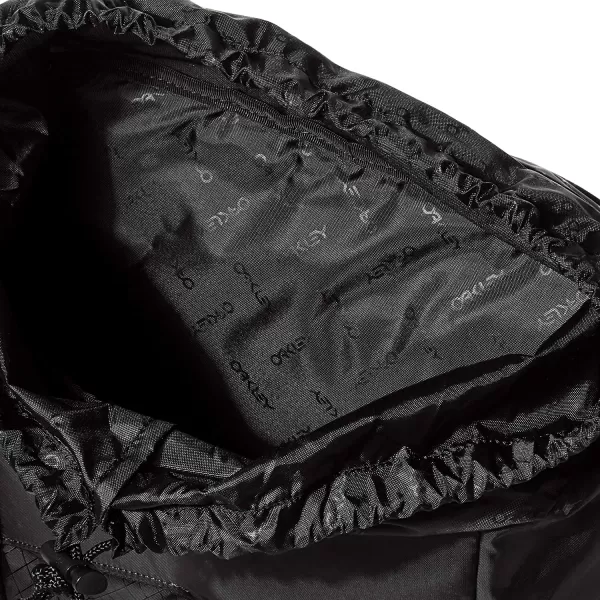 imageOakley Mens Voyager Backpack Blackout One SizeOne Size Blackout