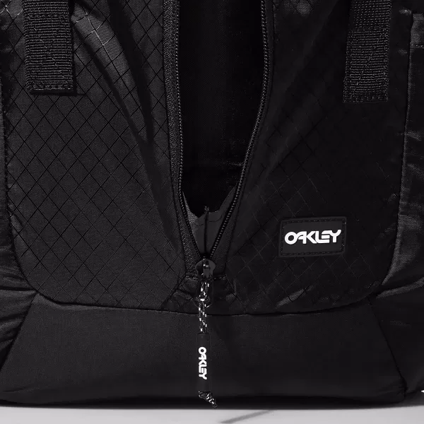 imageOakley Mens Voyager Backpack Blackout One SizeOne Size Blackout