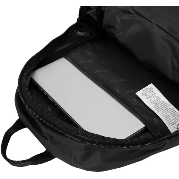 imageOakley Peasy Backpack Blackout 20LOakley Peasy Backpack Blackout 20L