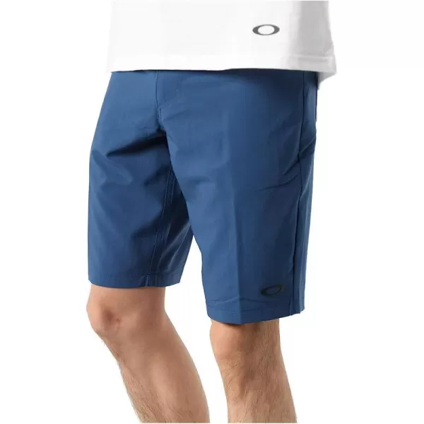 imageOakley Mens Base Line Hybrid 21Inch ShortsDark Blue