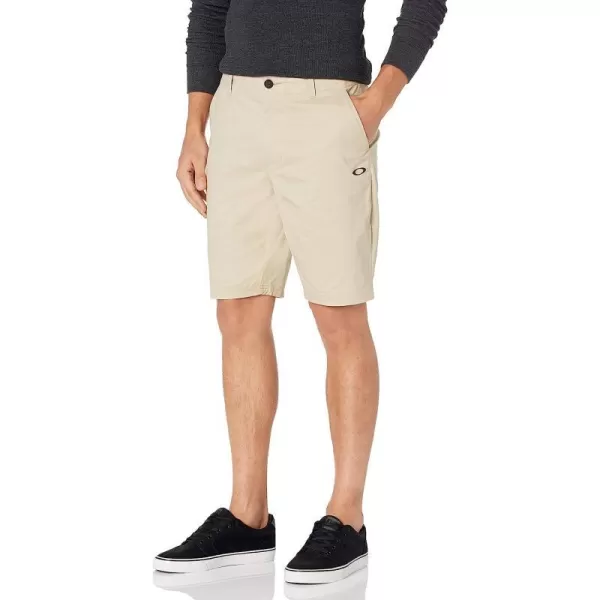 imageOakley Mens Icon Chino Golf ShortSafari