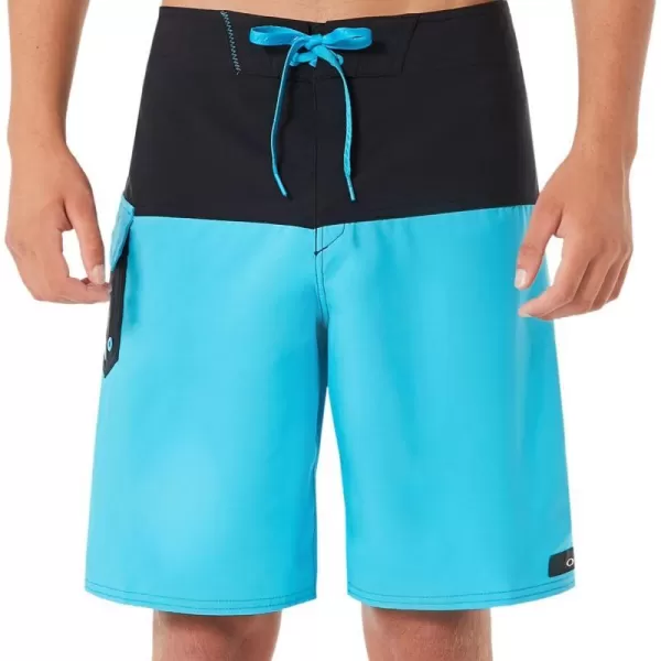 imageOakley Mens Road Block 20Atomic Blue