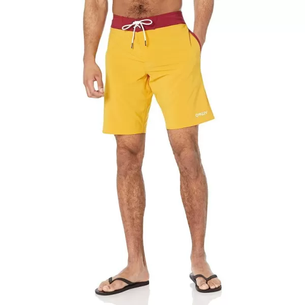 imageOakley Mens Standard Double Up 20 Rc BoardshortsAmber Yellow
